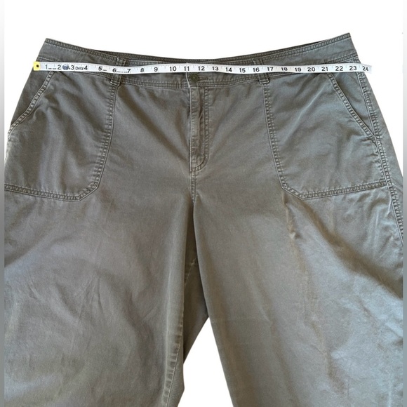 Chaps, Khaki Capri Pants, Plus Size 20W - Picture 3 of 8